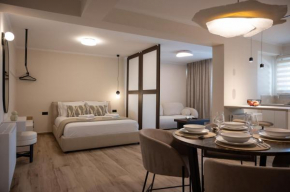 Chrysa's Deluxe Apt